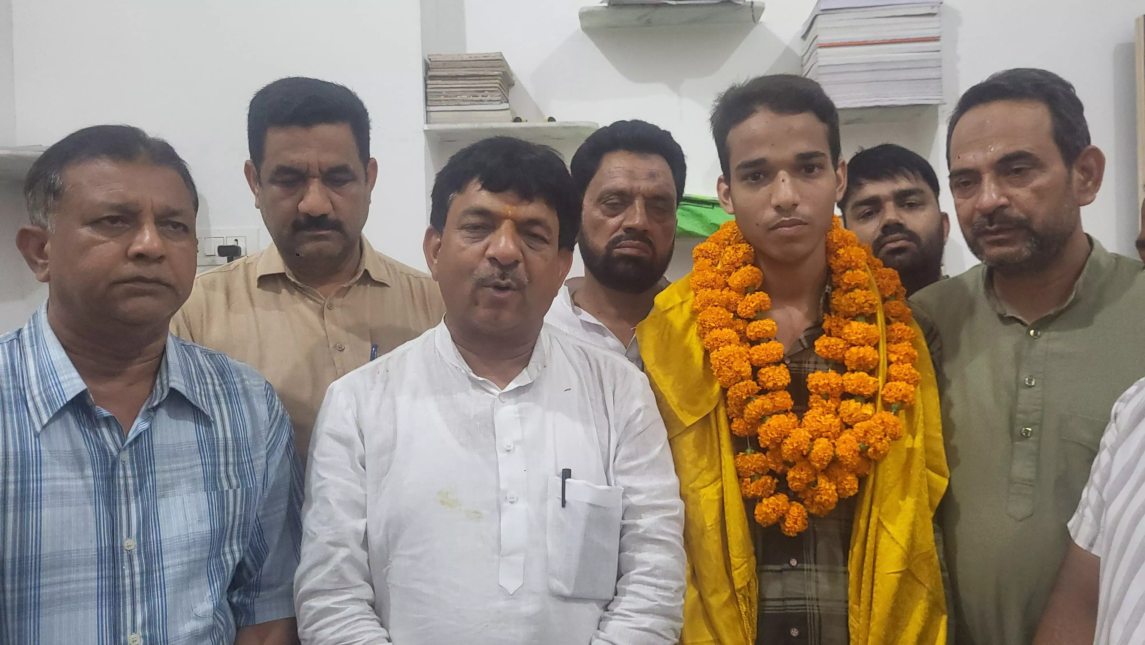 रिक्शा चालक और श्रमिक परिवारों के बेटों ने NEET में रच दिया इतिहास रिक्शा चालक और श्रमिक परिवारों के बेटों ने NEET में रच दिया इतिहास