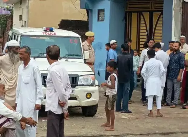 बाइक धोने के विवाद में महिला का मर्डर- चौकी इंचार्ज व सिपाही सस्पेंड बाइक धोने के विवाद में महिला का मर्डर- चौकी इंचार्ज व सिपाही सस्पेंड