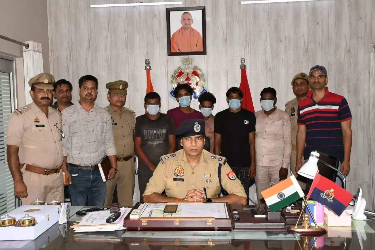 ब्रांडेड कंपनी के नकली खाद का खेला- पुलिस ने 5 शातिर अरेस्ट कर खोली पोल ब्रांडेड कंपनी के नकली खाद का खेला- पुलिस ने 5 शातिर अरेस्ट कर खोली पोल