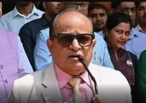 प्राइवेट प्रैक्टिस पर एक्शन- केजीएमयू का डॉक्टर बर्खास्त प्राइवेट प्रैक्टिस पर एक्शन- केजीएमयू का डॉक्टर बर्खास्त