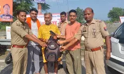 पुलिस की तत्परता से वापस मिला खोया बैग- बोला कांवड़िया धन्यवाद पुलिस पुलिस की तत्परता से वापस मिला खोया बैग- बोला कांवड़िया धन्यवाद पुलिस