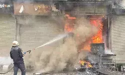 माल रोड पर दुकान में लगी भयंकर आग- जलकर सारा सामान हुआ राख माल रोड पर दुकान में लगी भयंकर आग- जलकर सारा सामान हुआ राख