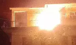 पानी की टंकी साफ करते वक्तधमाके के साथ आग का गोला युवक- धूं धूं कर जला पानी की टंकी साफ करते वक्तधमाके के साथ आग का गोला युवक- धूं धूं कर जला