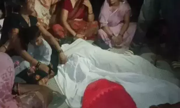 यमदूत बने ट्रक ने ऐसे ले ली अफसर की पत्नी और बेटी की जान- ससुराल से..
