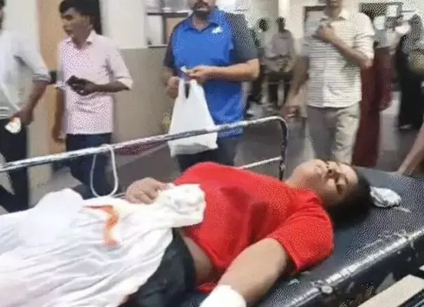 कॉलेज में दिनदहाड़े बीएससी की छात्रा पर अटैक-पेट में घोंपा चाकू