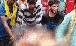 दिनदहाड़े बैरियर पर चली गोलियां-बदमाशों ने तीन को मारी गोली-एक की..