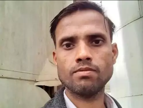 एक्सप्रेस वे की सर्विस रोड पर ट्रैक्टर ट्राली से टकराई बाइक- चली गई...