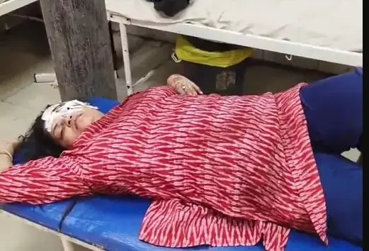 अचानक ब्रेक लगाने से हादसा- जेसीबी से टकराई कार- वृंदावन दर्शन को.. अचानक ब्रेक लगाने से हादसा- जेसीबी से टकराई कार- वृंदावन दर्शन को..
