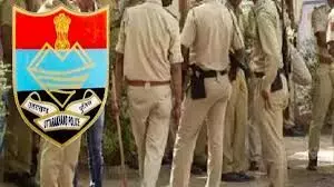 दुआ के नाम पर ठगी कर रहा अब्दुल रहमान पुलिस को देखते ही भागा दुआ के नाम पर ठगी कर रहा अब्दुल रहमान पुलिस को देखते ही भागा