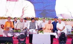 मंत्री कपिल के निमंत्रण पर प्रदर्शनी में पहुंचे CM योगी- बोले...