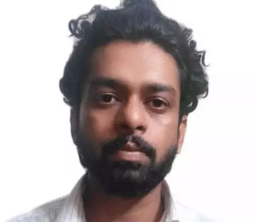 नोट्स देने के बहाने छात्रा से रेप- दो लेक्चरर समेत तीन गिरफ्तार नोट्स देने के बहाने छात्रा से रेप- दो लेक्चरर समेत तीन गिरफ्तार