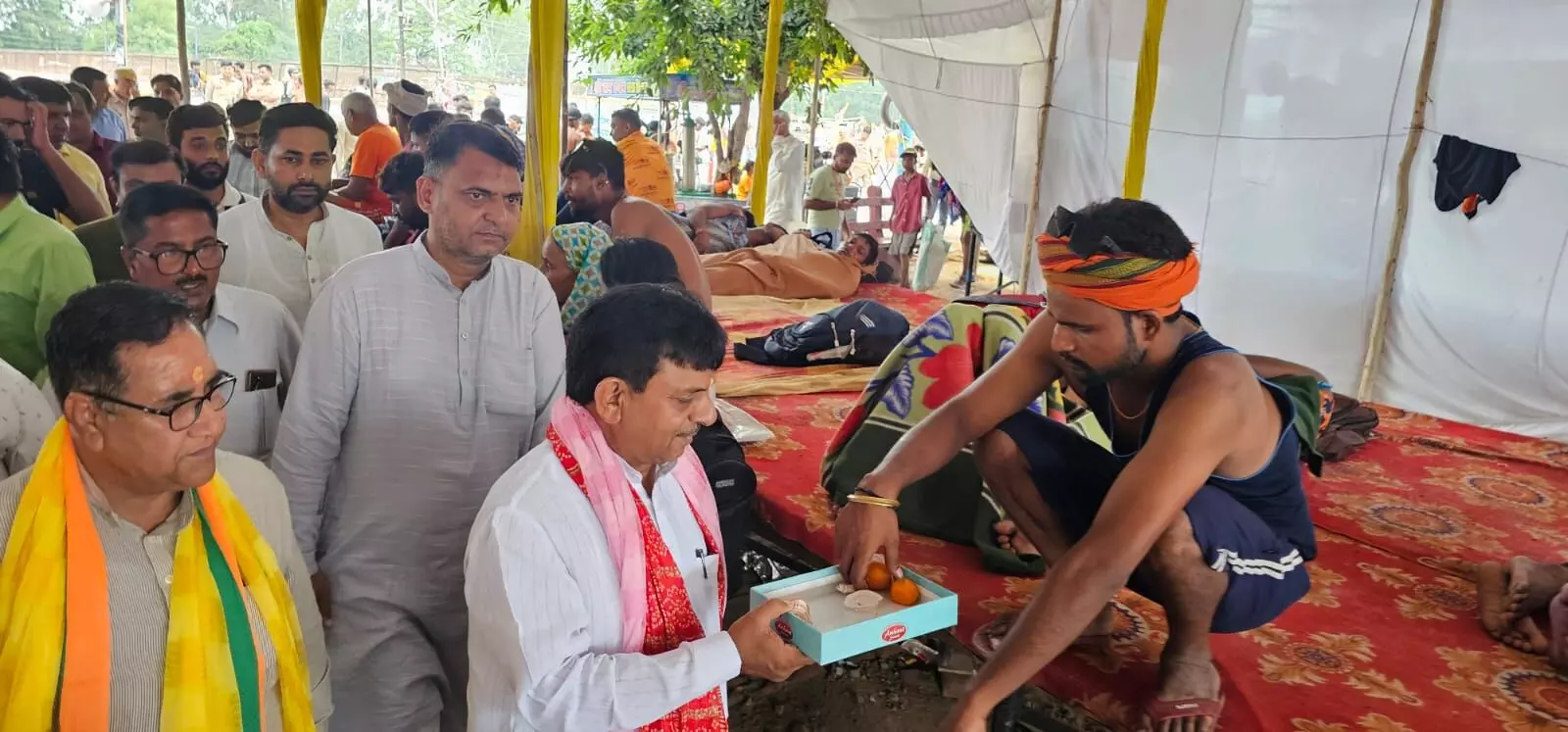 गंगनहर पर मंत्री कपिल ने किया कांवड़ सेवा शिविर का शुभारंभ गंगनहर पर मंत्री कपिल ने किया कांवड़ सेवा शिविर का शुभारंभ
