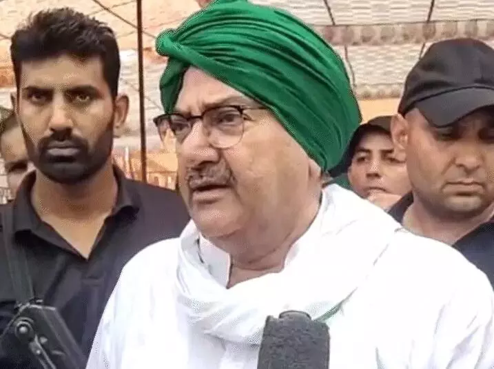 पूर्व डिप्टी पीएम के पोते को जान से मारने की धमकी- बोला उसे भी..... पूर्व डिप्टी पीएम के पोते को जान से मारने की धमकी- बोला उसे भी.....