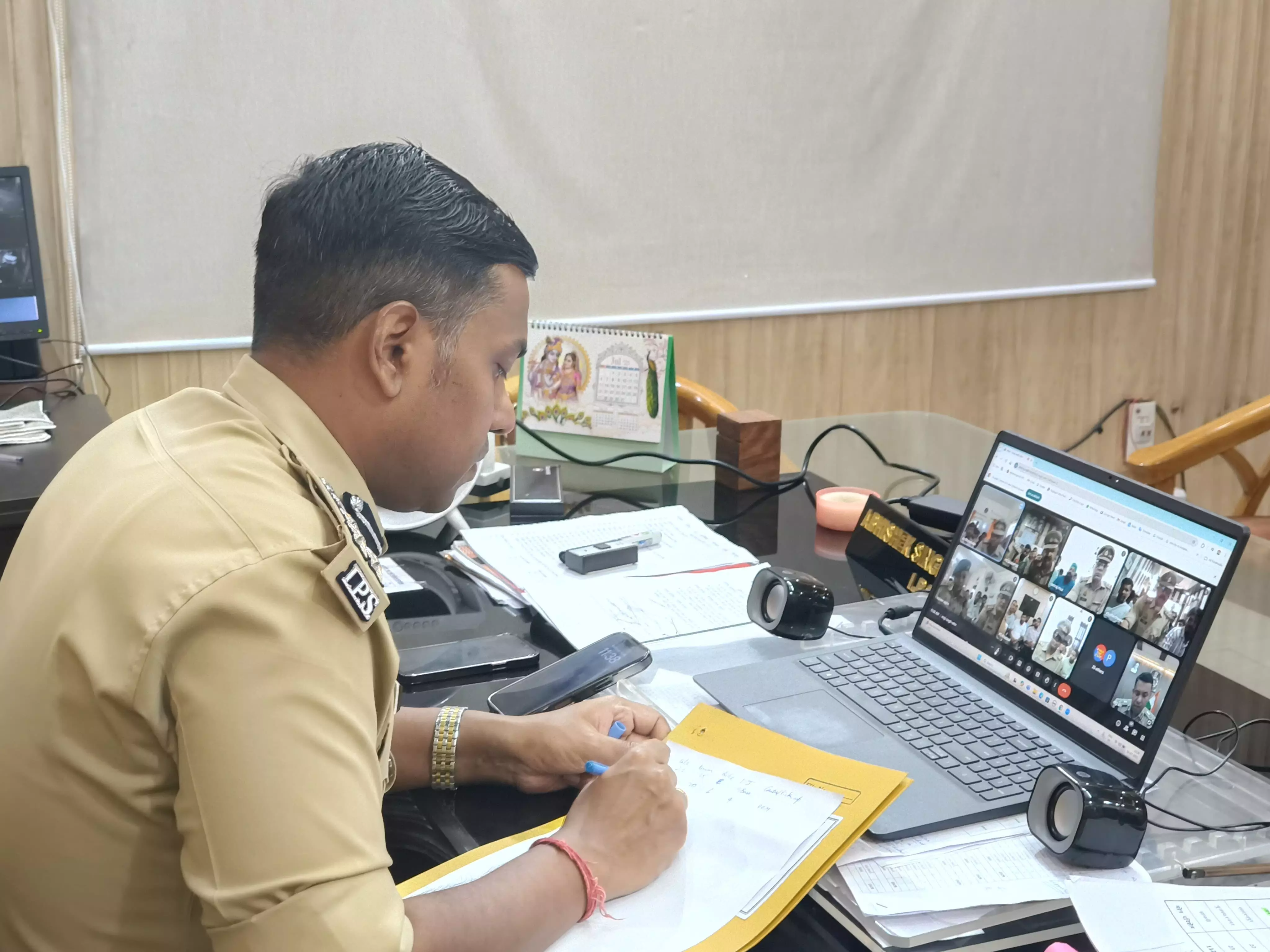 DIG ने कांवड़ियों से थानों के माध्यम से की बात- की खास अपील DIG ने कांवड़ियों से थानों के माध्यम से की बात- की खास अपील