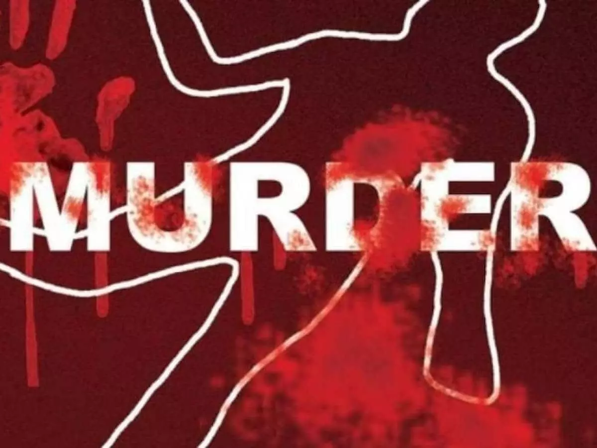 किसान की कुल्हाड़ी से काटकर हत्या- जांच कर रही पुलिस किसान की कुल्हाड़ी से काटकर हत्या- जांच कर रही पुलिस