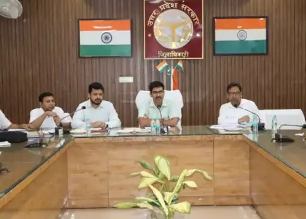 गिरी विकास कार्यों में लापरवाही की गाज- दो पंचायत सचिव सस्पेंड गिरी विकास कार्यों में लापरवाही की गाज- दो पंचायत सचिव सस्पेंड