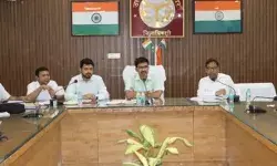 गिरी विकास कार्यों में लापरवाही की गाज- दो पंचायत सचिव सस्पेंड गिरी विकास कार्यों में लापरवाही की गाज- दो पंचायत सचिव सस्पेंड