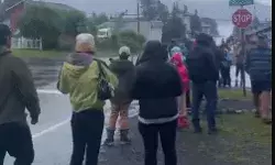 लगे भूकंप के तेज झटके- 7.3 तीव्रता के भूकंप के बाद सुनामी की वार्निंग लगे भूकंप के तेज झटके- 7.3 तीव्रता के भूकंप के बाद सुनामी की वार्निंग