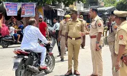 SP देहात ने कांवड़ यात्रा मार्ग का निरीक्षण कर ड्यूटी चेक की SP देहात ने कांवड़ यात्रा मार्ग का निरीक्षण कर ड्यूटी चेक की