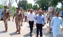 कमिश्नर ने डीएम व SSP के साथ पैदल भ्रमण कर कांवड़ियों से पूछी कुशलक्षेम