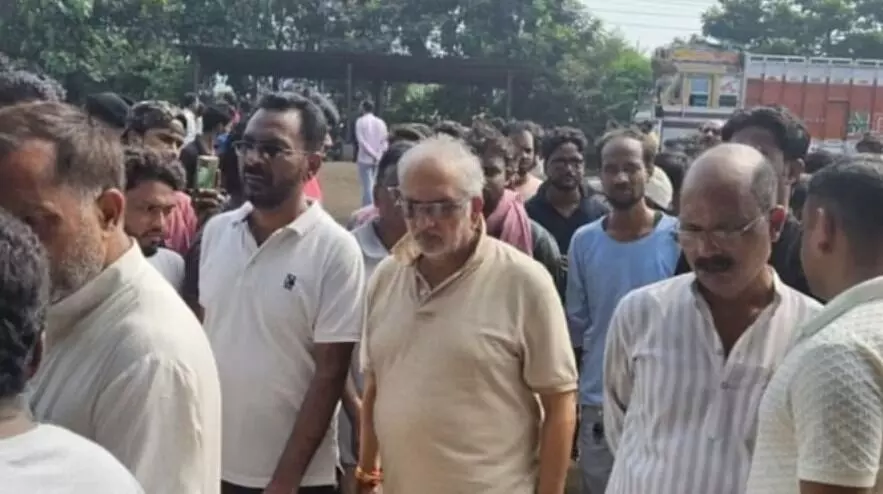 आयरन फैक्ट्री में हुए ब्लास्ट में 4 से ज्यादा लोगों की मौत की आशंका... आयरन फैक्ट्री में हुए ब्लास्ट में 4 से ज्यादा लोगों की मौत की आशंका...