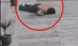 सेल्फी के चक्कर में इकलौते बेटे की मौत- चार मंजिला बिल्डिंग से गिरा