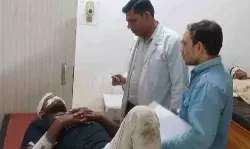 मंदिर के पास नीलकंठ जा रहे कांवड़ियों से भरा ट्रक पलटा-3 कांवड़ियों.. मंदिर के पास नीलकंठ जा रहे कांवड़ियों से भरा ट्रक पलटा-3 कांवड़ियों..