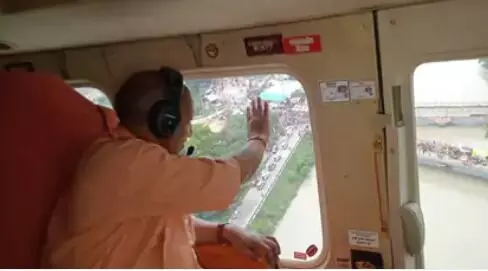 गंगनहर एवं हाईवे पर योगी ने किया कांवड़ यात्रा का निरीक्षण-शिवभक्तों.. गंगनहर एवं हाईवे पर योगी ने किया कांवड़ यात्रा का निरीक्षण-शिवभक्तों..
