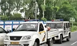 लो जी फ्लाइट पकड़ने की जल्दबाजी में पत्नी को ही भूल केंद्रीय मंत्री लो जी फ्लाइट पकड़ने की जल्दबाजी में पत्नी को ही भूल केंद्रीय मंत्री