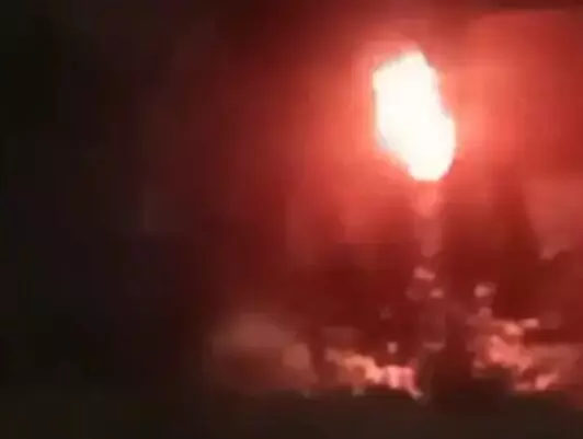 जूता फैक्ट्री में लगी आग- दमकल की चार गाड़ियों ने पाया काबू जूता फैक्ट्री में लगी आग- दमकल की चार गाड़ियों ने पाया काबू