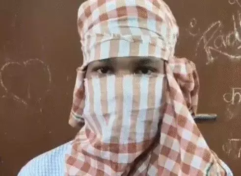 प्रिंसिपल को लेकर बच्चों में उबाल- खुद को हॉस्टल में किया बंद प्रिंसिपल को लेकर बच्चों में उबाल- खुद को हॉस्टल में किया बंद
