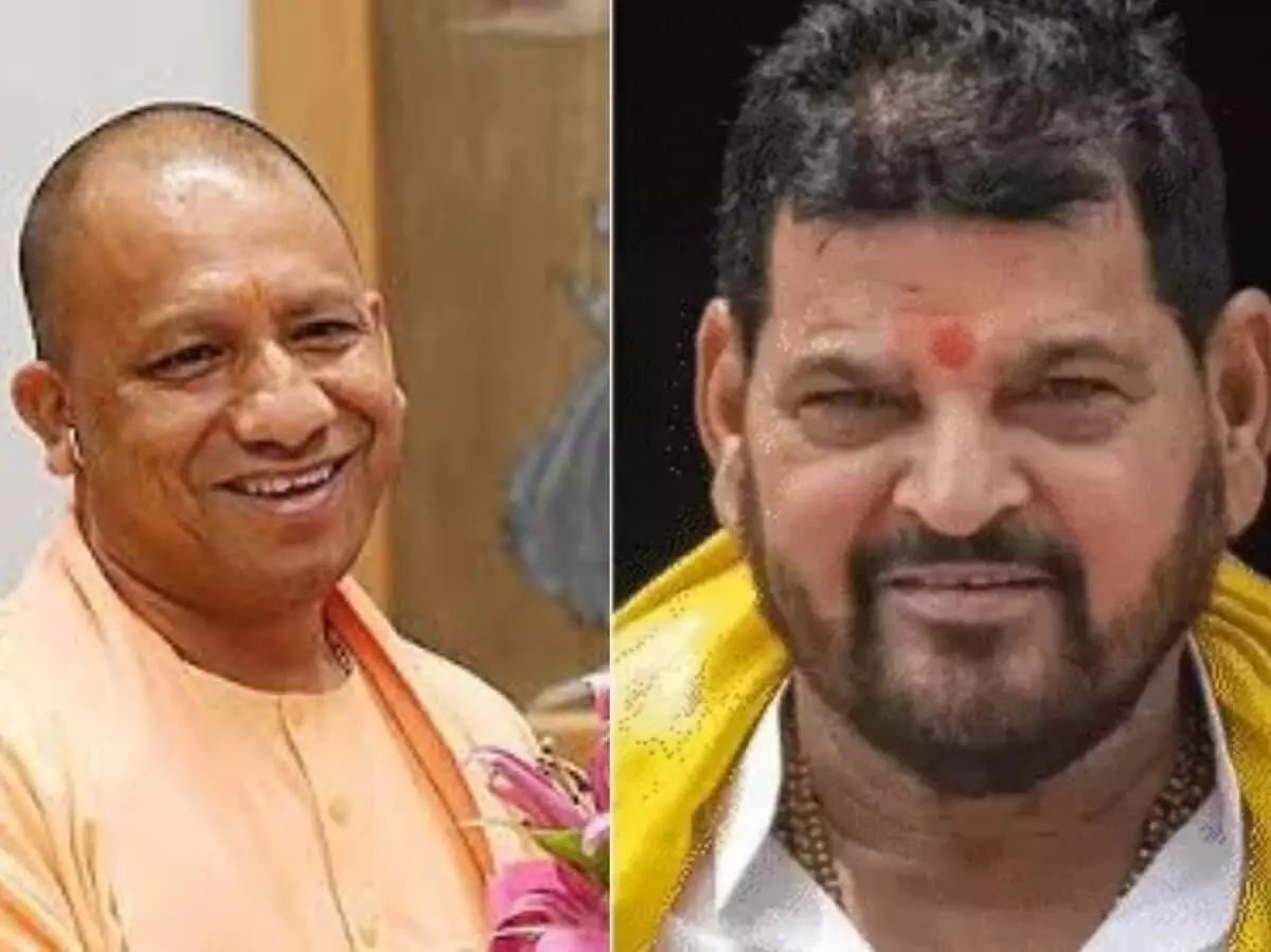 CM योगी से मिलने पहुंचे बृजभूषण शरण सिंह