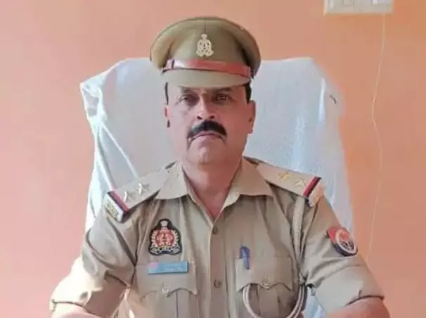 टहलने निकले चौकी इंचार्ज दरोगा को तेज रफ्तार गाड़ी ने कुचला टहलने निकले चौकी इंचार्ज दरोगा को तेज रफ्तार गाड़ी ने कुचला