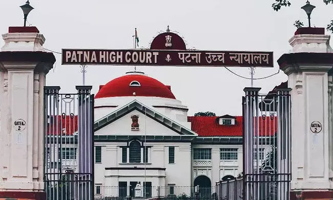 सरकारी आवास पर कब्जा, सुप्रीम कोर्ट ने लगाई पूर्व विधायक को फटकार सरकारी आवास पर कब्जा, सुप्रीम कोर्ट ने लगाई पूर्व विधायक को फटकार