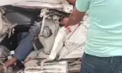 डंपर में पीछे से घुसी बोलेरो के उड़े परखच्चे- पुलिस ने गाड़ी काटकर.. डंपर में पीछे से घुसी बोलेरो के उड़े परखच्चे- पुलिस ने गाड़ी काटकर..