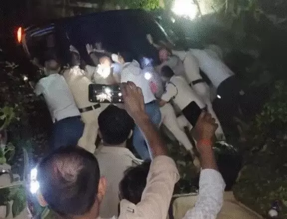 कांवड़ियों को कुचलने के बाद खाई में गिरी कार-चार शिव भक्तों की मौत कांवड़ियों को कुचलने के बाद खाई में गिरी कार-चार शिव भक्तों की मौत