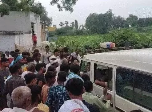 कांवड़ियों के DJ ट्रक में उतरा करंट-30 से ज्यादा झुलसे-2 की मौत कांवड़ियों के DJ ट्रक में उतरा करंट-30 से ज्यादा झुलसे-2 की मौत
