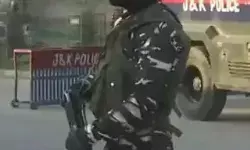 दगाबाजों की धरपकड़- आतंकियों के तीन मददगार अरेस्ट दगाबाजों की धरपकड़- आतंकियों के तीन मददगार अरेस्ट