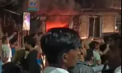 साइकिल गोदाम में लगी भयंकर आग- छह लोगों को जिंदा जलने से... साइकिल गोदाम में लगी भयंकर आग- छह लोगों को जिंदा जलने से...