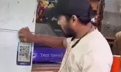 दुकानों पर लगे नो यूपीआई पेमेंट के बोर्ड- बैक फुट पर सरकार दुकानों पर लगे नो यूपीआई पेमेंट के बोर्ड- बैक फुट पर सरकार