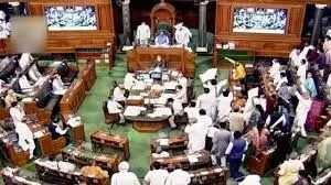 लोकसभा में पहले सप्ताह के आखिरी दिन भी नहीं चला प्रश्न काल