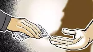 एक प्रिंसिपल इतने हजार रुपए की रिश्वत लेते हुआ गिरफ्तार