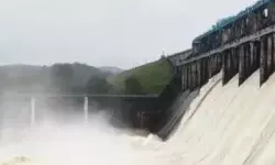 MP एवं UP की लाइफ लाइन हाईवे बंद- लगी दोनों तरफ गाड़ियों की लाइन MP एवं UP की लाइफ लाइन हाईवे बंद- लगी दोनों तरफ गाड़ियों की लाइन