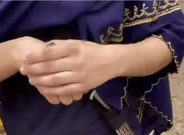 कड़ा कृपाण नहीं उतारने पर सिख छात्रा को परीक्षा से किया बाहर कड़ा कृपाण नहीं उतारने पर सिख छात्रा को परीक्षा से किया बाहर