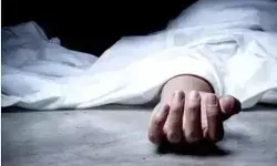 कार चला रहे नाबालिग ने ई रिक्शा में मारी टक्कर- ड्राइवर की मौत कार चला रहे नाबालिग ने ई रिक्शा में मारी टक्कर- ड्राइवर की मौत
