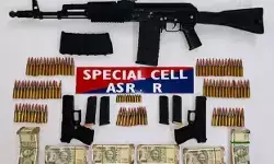 ISI से जुड़े तस्कर गैंग का पर्दाफाश- हथियार, गोली एवं नगदी के साथ 5.. ISI से जुड़े तस्कर गैंग का पर्दाफाश- हथियार, गोली एवं नगदी के साथ 5..