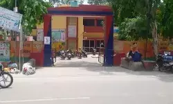 फेरी लगाकर कपड़ा बेचने आए युवक का मर्डर- कमर और सिर में मारी गोली