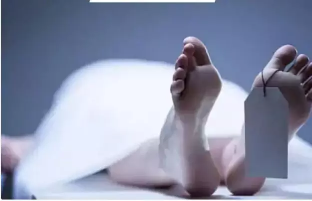 फांसी के फंदे पर लटके मिले पति पत्नी- सोने के गहने बनाने का काम..