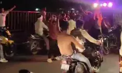 हाईवे पर हादसा- आपस में टकराई कांवड़ियों की गाड़ियां- 31 कांवड़िए.. हाईवे पर हादसा- आपस में टकराई कांवड़ियों की गाड़ियां- 31 कांवड़िए..