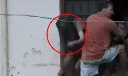 फटे बादल ने मचाई तबाही- तीन की मौत- घरों में घुसा मलबा- गाड़ियां दबी फटे बादल ने मचाई तबाही- तीन की मौत- घरों में घुसा मलबा- गाड़ियां दबी